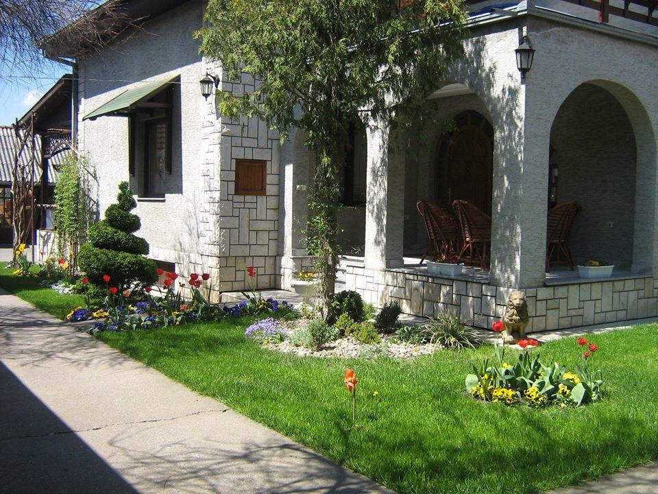 Domacinstvo Opavski Backi Petrovac Exterior foto